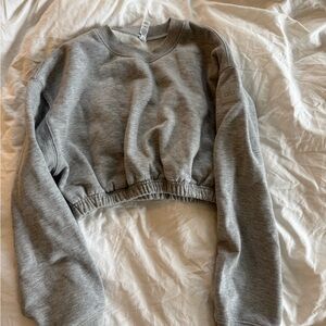 ALO Yoga Gray Women's cropped sweatshirt